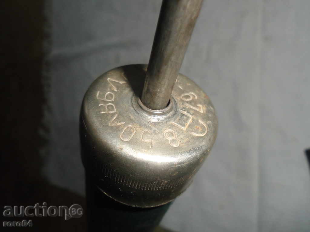 OLD BULGARIAN AUTOMOBILE / PUMP PUMP - 5