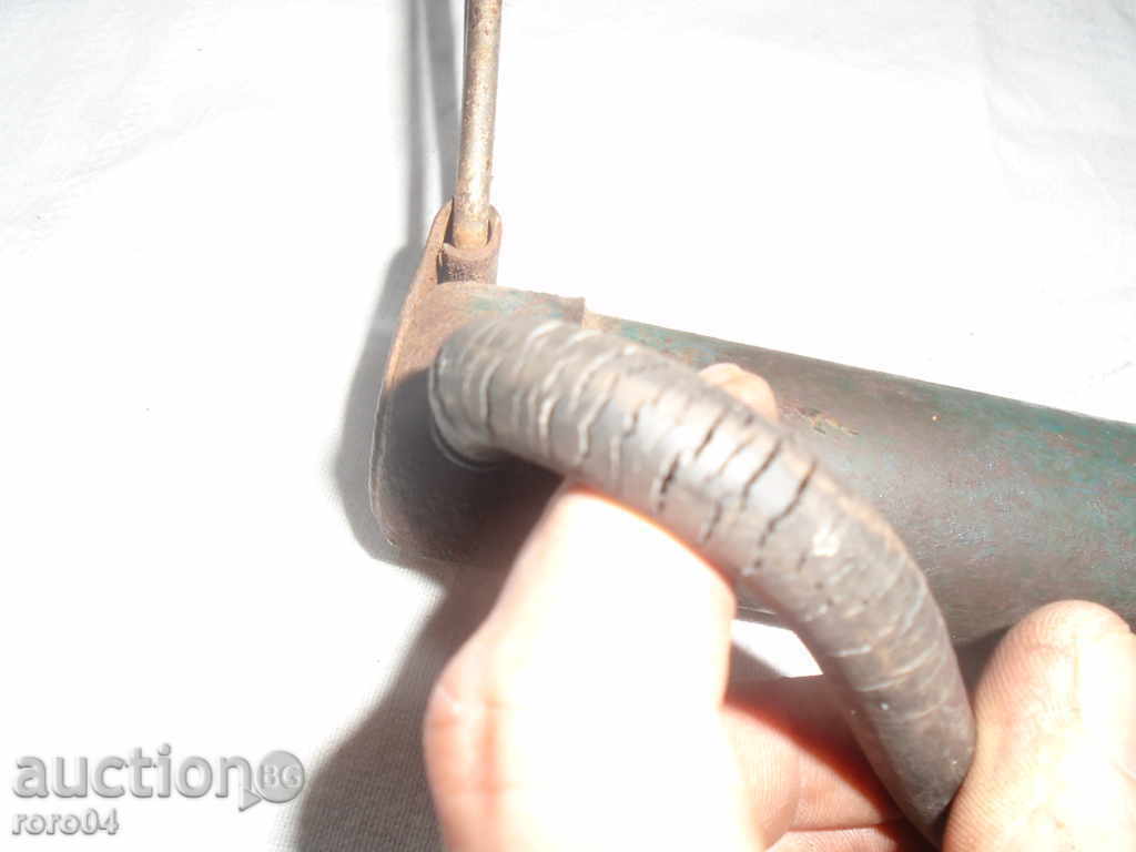 OLD BULGARIAN AUTOMOBILE / PUMP PUMP - 6