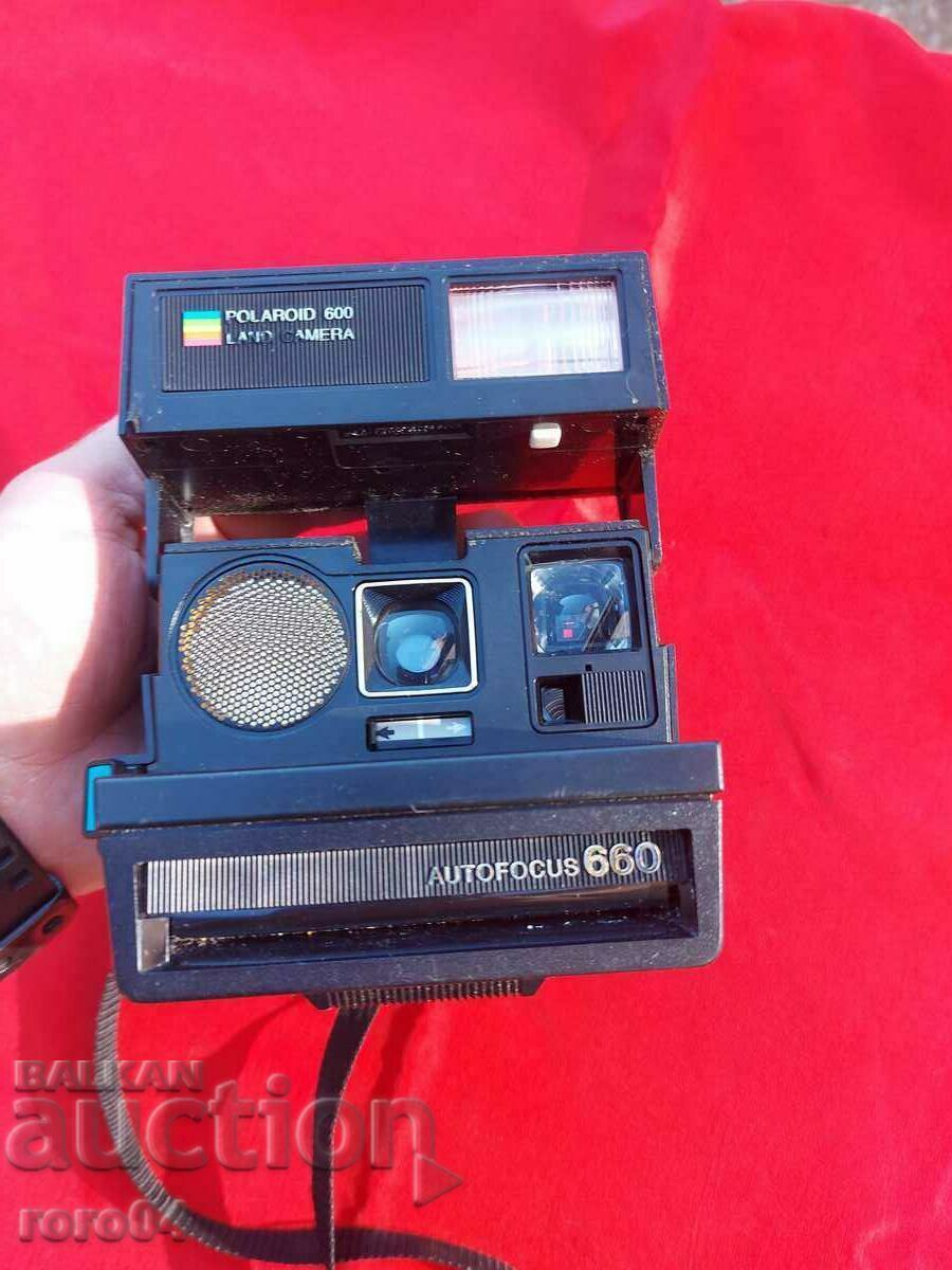 POLAROID 600 - CAMERA INSTANTANĂ cu preț € 49.99 | 97.77 BGN
