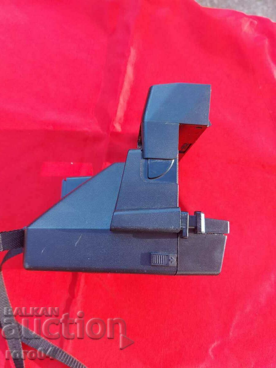 Auction POLAROID 600 - SNAPSHOT CAMERA Auction POLAROID 600 - SNAPSHOT CAMERA