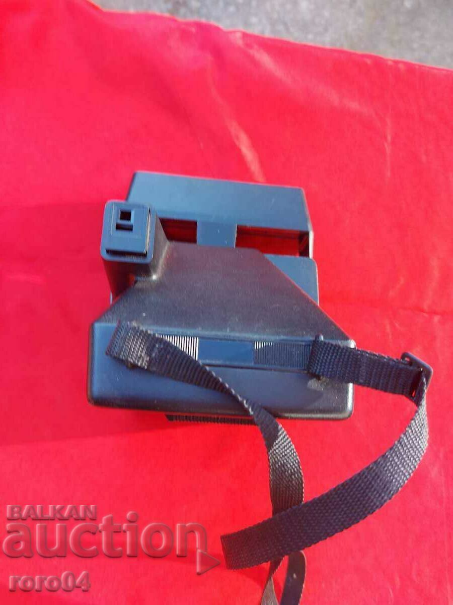 Delivery of POLAROID 600 - SNAPSHOT CAMERA Delivery of POLAROID 600 - SNAPSHOT CAMERA