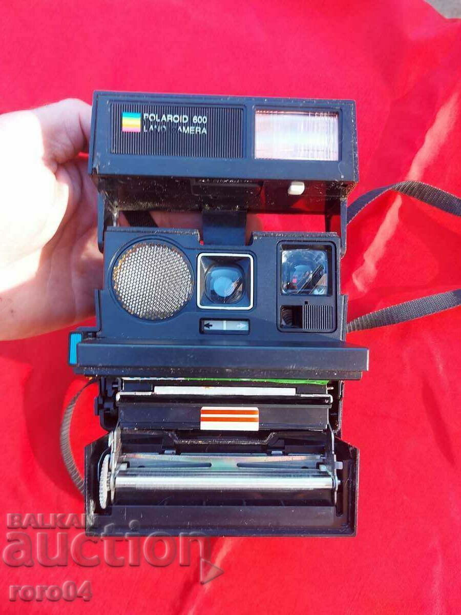 POLAROID 600 - CAMERA INSTANTANĂ