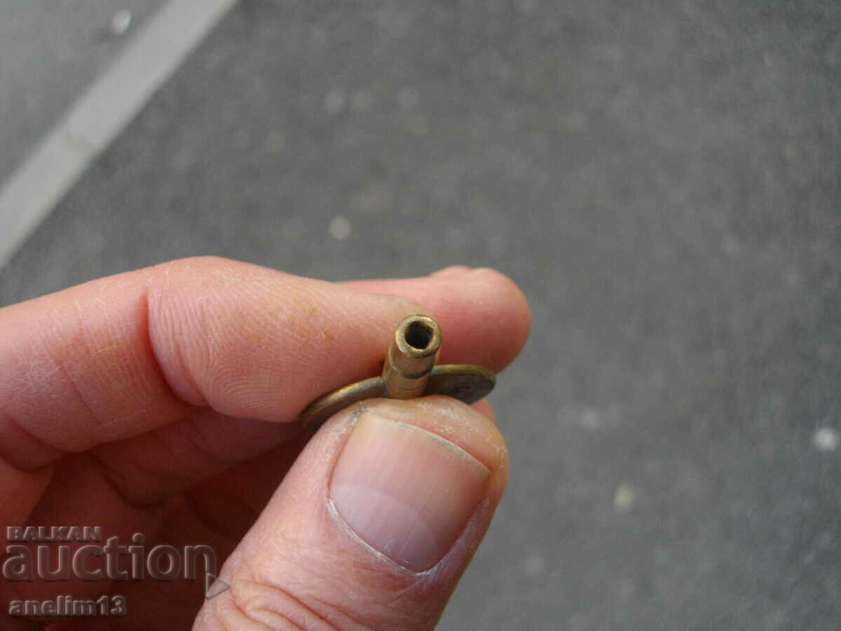 OLD KEY TWO IN ONE KEY FOR WALL OR FIREPLACE CLOCK - 5 OLD KEY TWO IN ONE KEY FOR WALL OR FIREPLACE CLOCK - 5