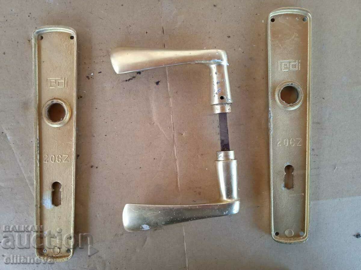 Ορειχάλκινη κλειδαριά με τιμή 20.00 BGN | € 10.23 Ορειχάλκινη κλειδαριά με τιμή 20.00 BGN | € 10.23