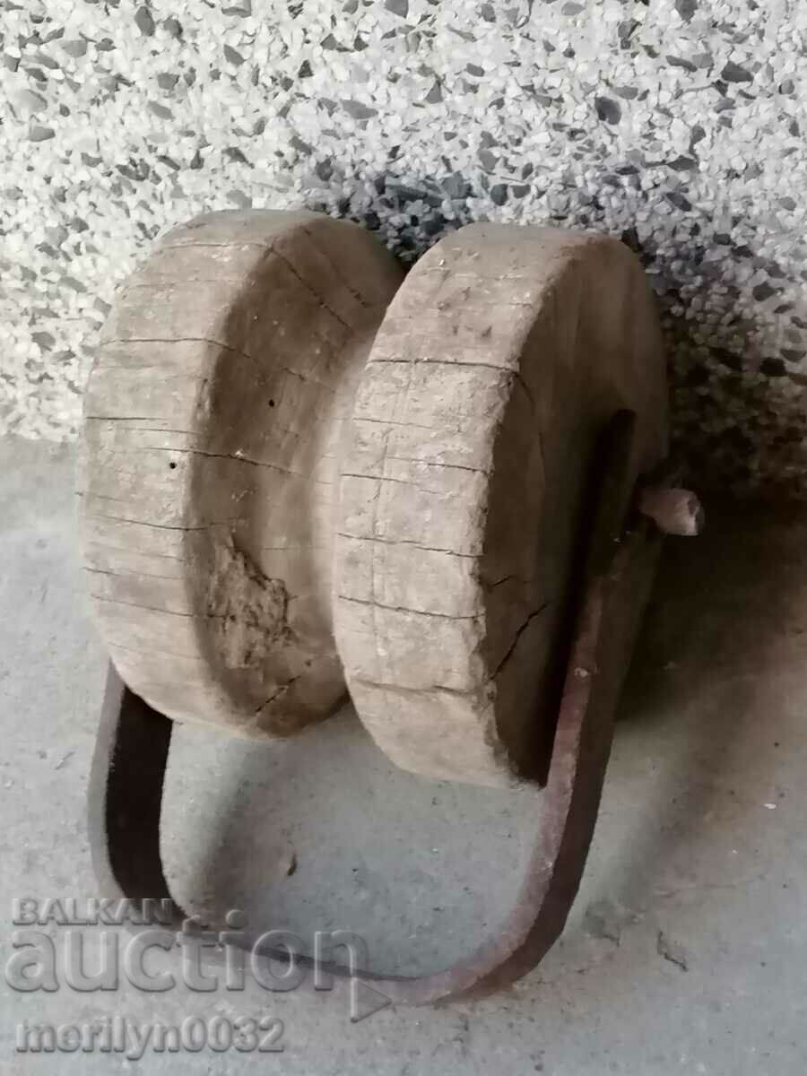 Old wooden pulley pulley screech wooden roll with price 65.00 BGN | € 33.23 Old wooden pulley pulley screech wooden roll with price 65.00 BGN | € 33.23