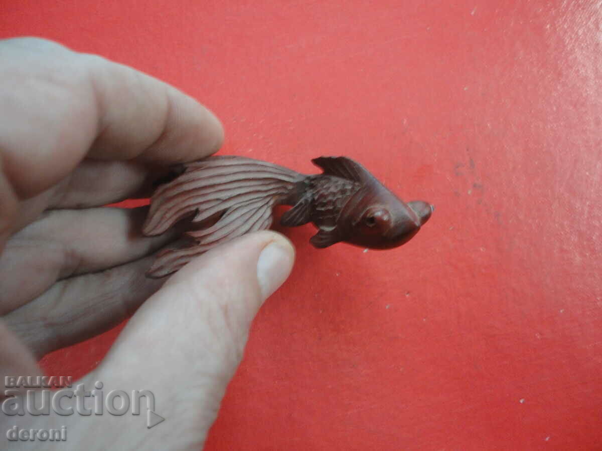 Auction Wooden figure plastic Goldfish Auction Wooden figure plastic Goldfish