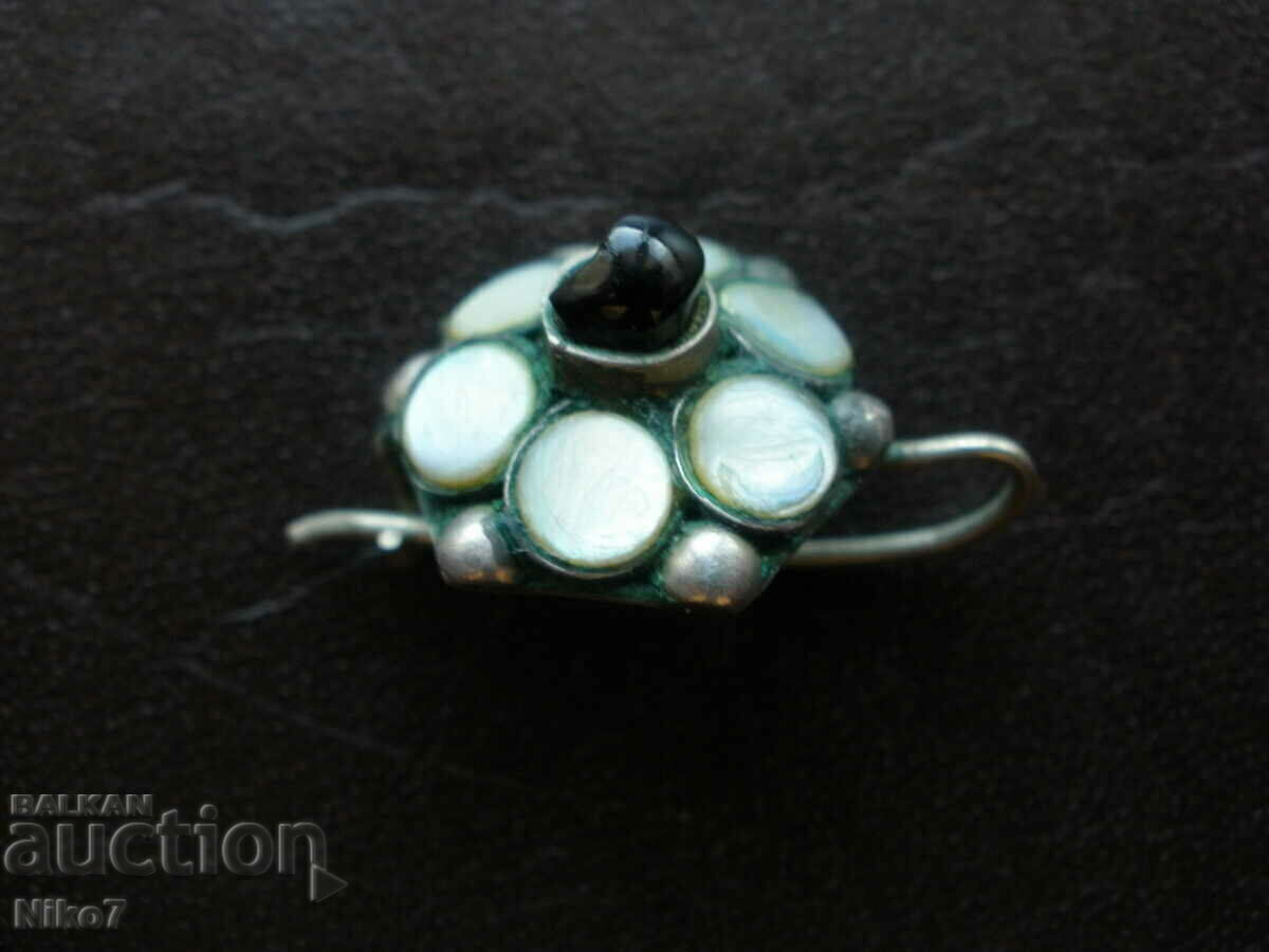 Старинна брошка. Старинна брошка.