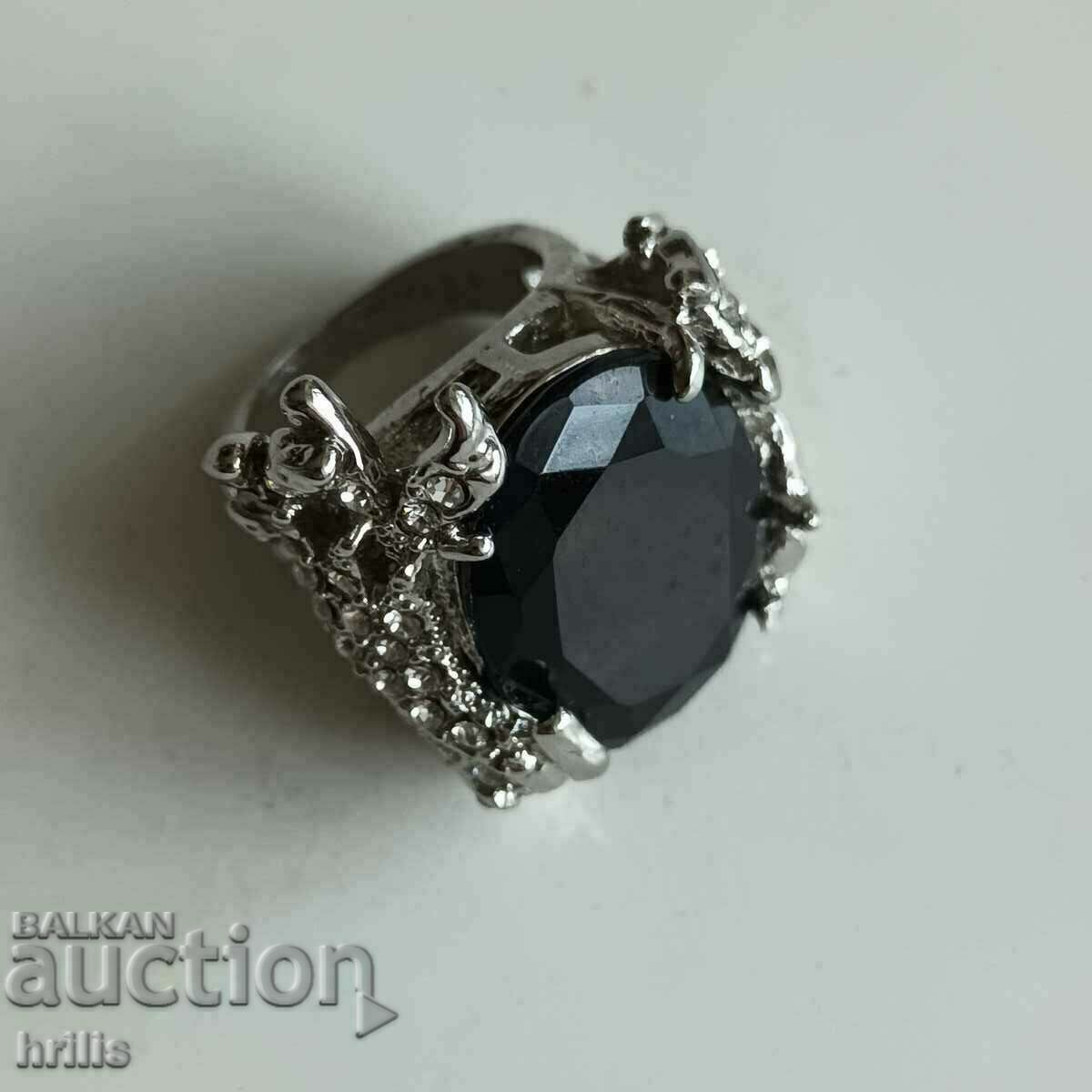 BEAUTIFUL SOLID RING WITH STONE
