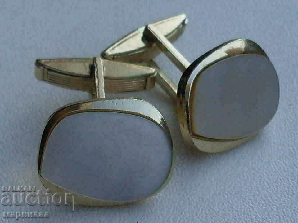 Auction OLD BUTTONS Auction OLD BUTTONS