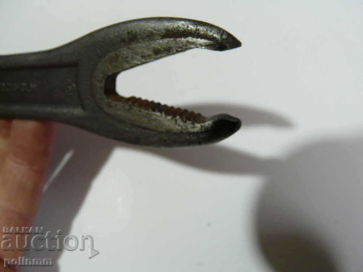 Old BAHCO sliding key with price 40.00 BGN | € 20.45 Old BAHCO sliding key with price 40.00 BGN | € 20.45