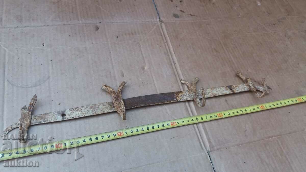 ΣΦΥΡΗΤΗ ΚΡΕΜΑΣΤΡΑ ΑΝΑΓΕΝΝΗΣΗΣ - 6 ΣΦΥΡΗΤΗ ΚΡΕΜΑΣΤΡΑ ΑΝΑΓΕΝΝΗΣΗΣ - 6