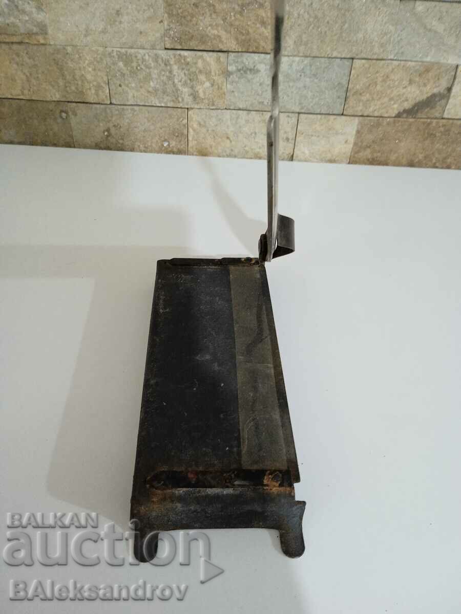 Μια παλιά συσκευή για τη διαμόρφωση φωτογραφικών εικόνων με τιμή 12.00 BGN | € 6.14 Μια παλιά συσκευή για τη διαμόρφωση φωτογραφικών εικόνων με τιμή 12.00 BGN | € 6.14