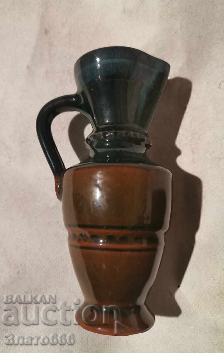 Licitație Cană mică de ceramică Licitație Cană mică de ceramică