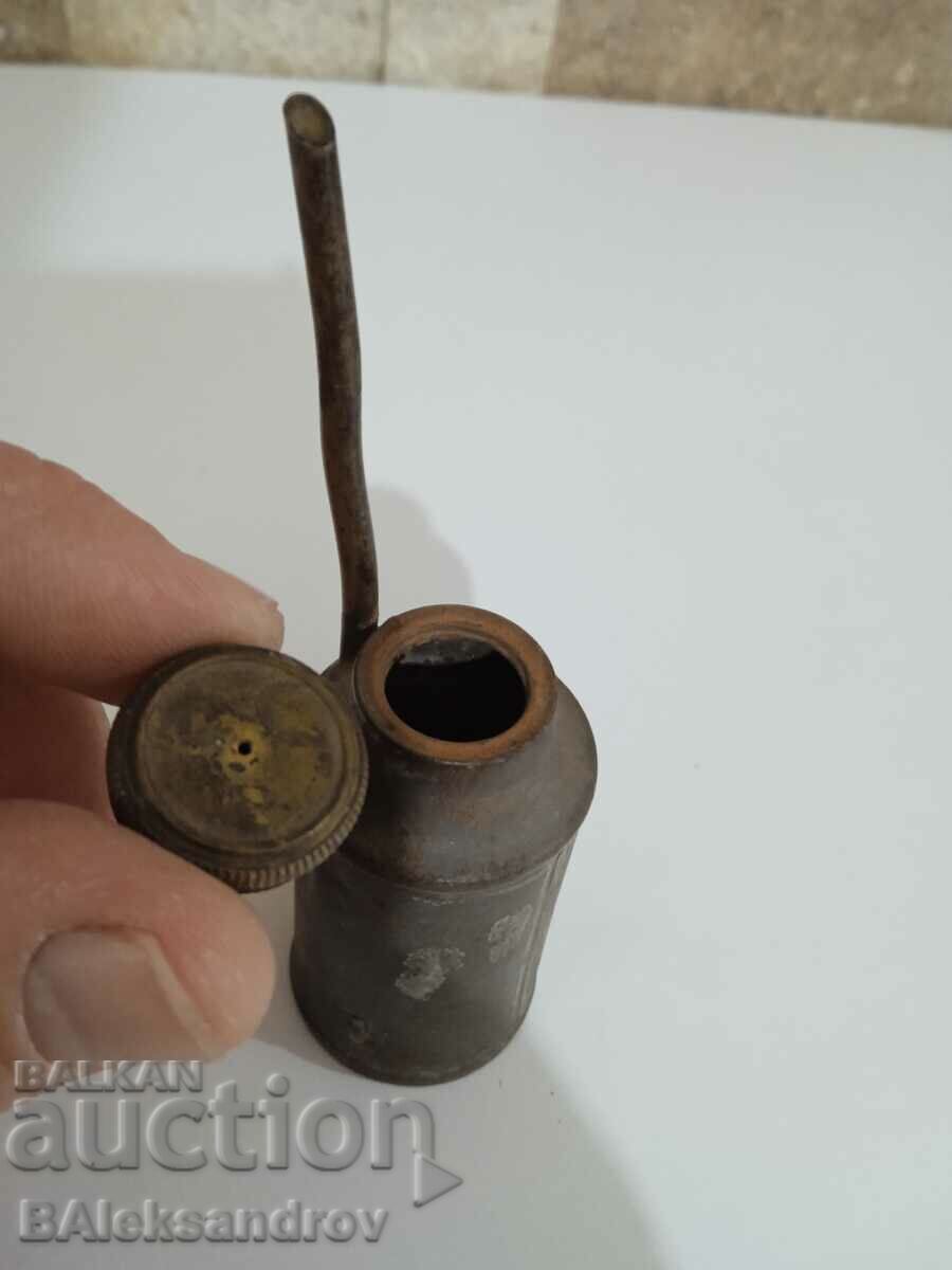 Delivery of Old small metal butter dish Delivery of Old small metal butter dish