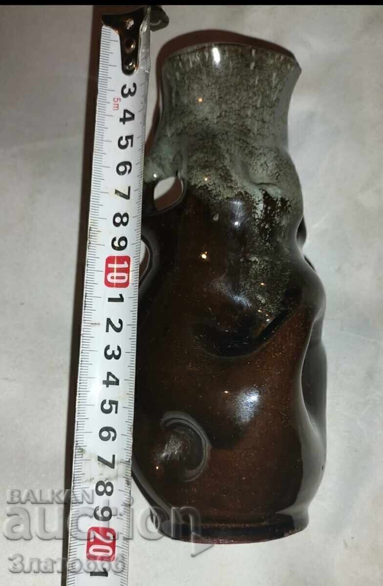 Licitație O vaza din ceramica frumoasa Licitație O vaza din ceramica frumoasa