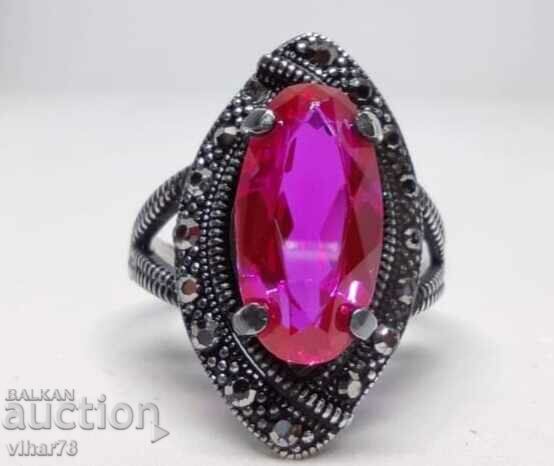 Παράδοση Ασημένιο δαχτυλίδι με τεράστιο ρουμπίνι και μαρκασίτη