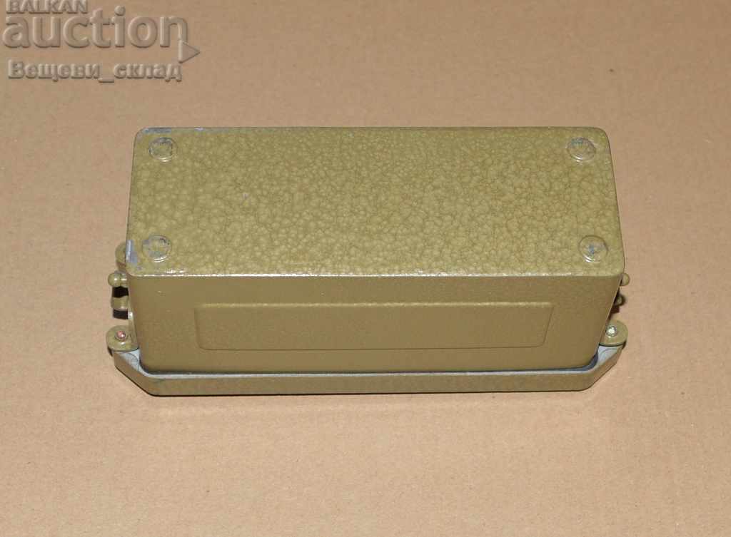 Auction  Battery for military radio station R-33