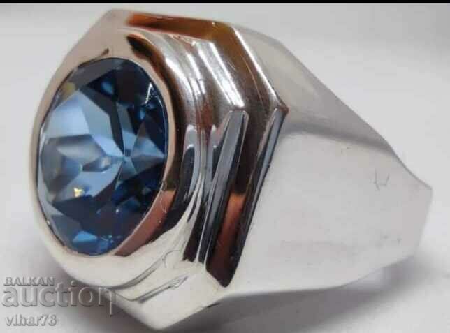 Auction SILVER RING WITH TOPAZ Auction SILVER RING WITH TOPAZ
