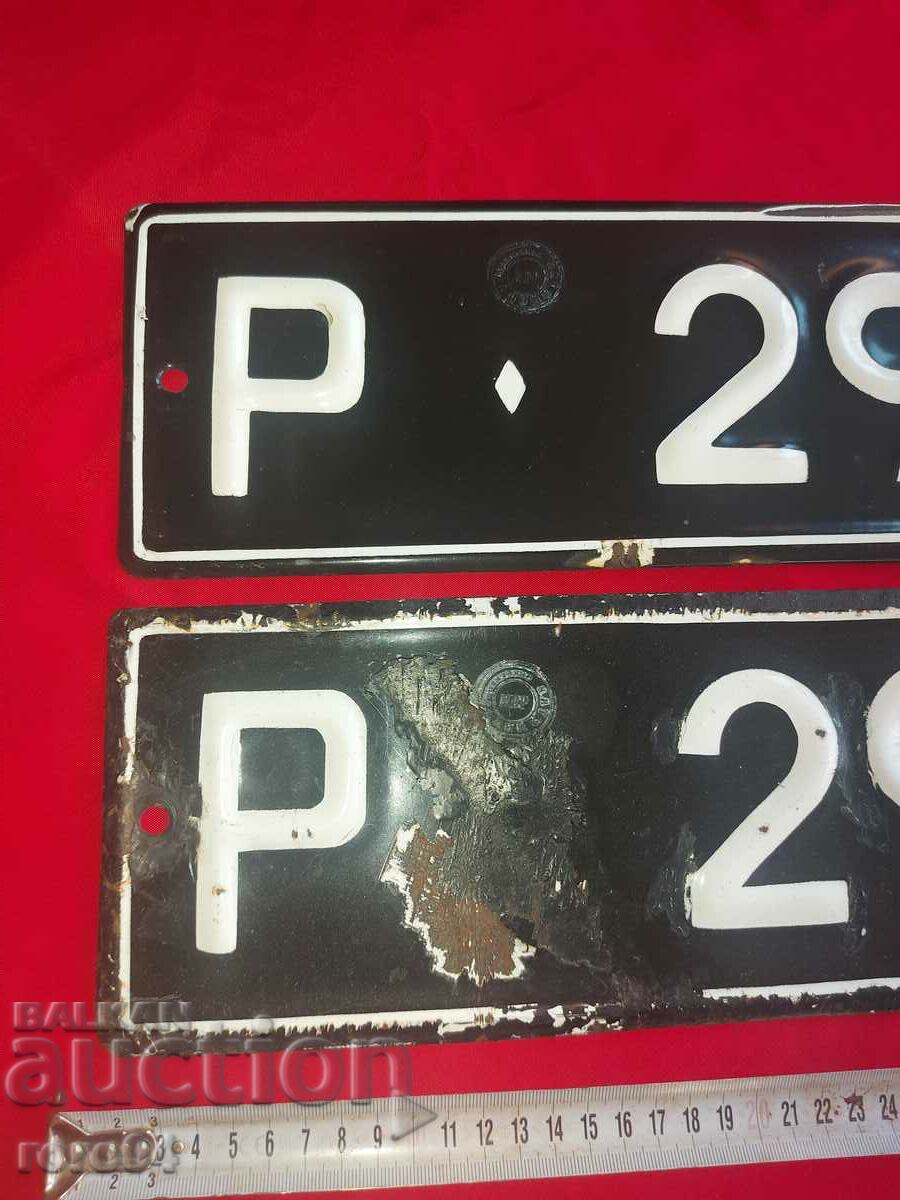 Auction ENAMEL NUMBERS - PAIR Auction ENAMEL NUMBERS - PAIR