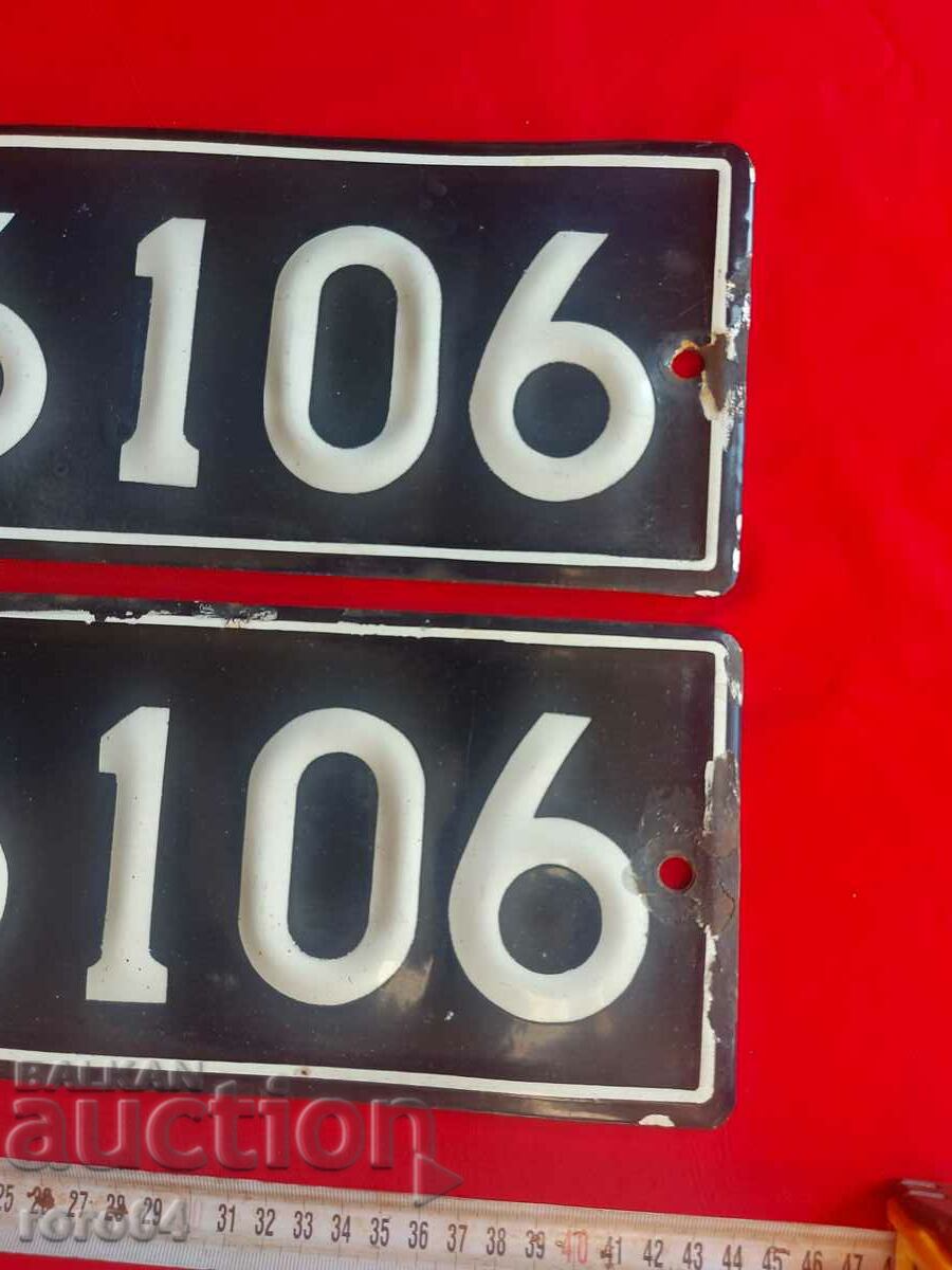 Delivery of ENAMEL NUMBERS - PAIR Delivery of ENAMEL NUMBERS - PAIR