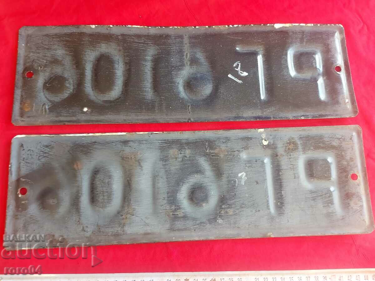 ENAMEL NUMBERS - PAIR - 6 ENAMEL NUMBERS - PAIR - 6