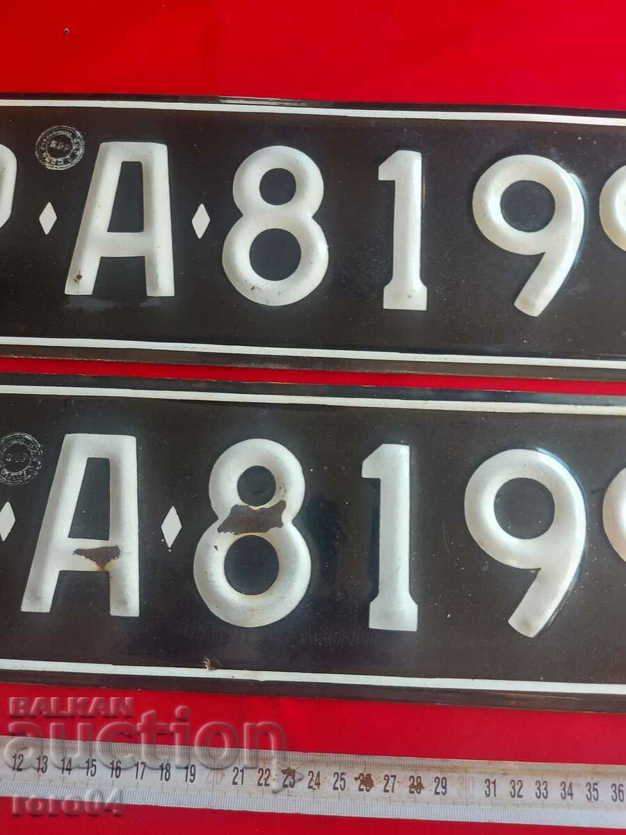 Auction ENAMEL NUMBERS - PAIR Auction ENAMEL NUMBERS - PAIR
