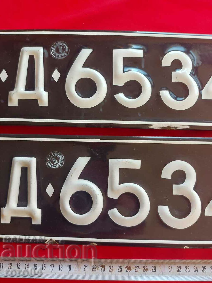 Auction ENAMEL NUMBERS - PAIR Auction ENAMEL NUMBERS - PAIR