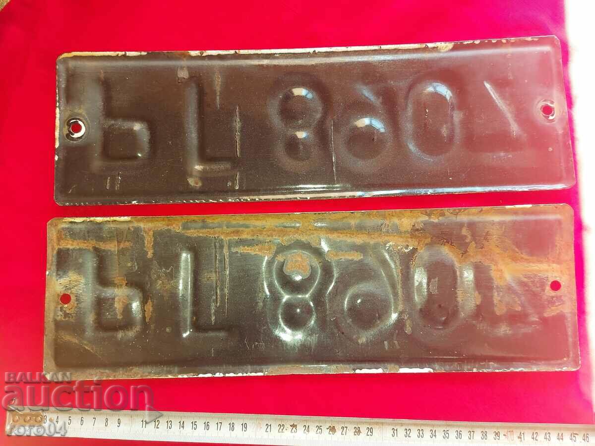 ENAMEL NUMBERS - PAIR - 7 ENAMEL NUMBERS - PAIR - 7