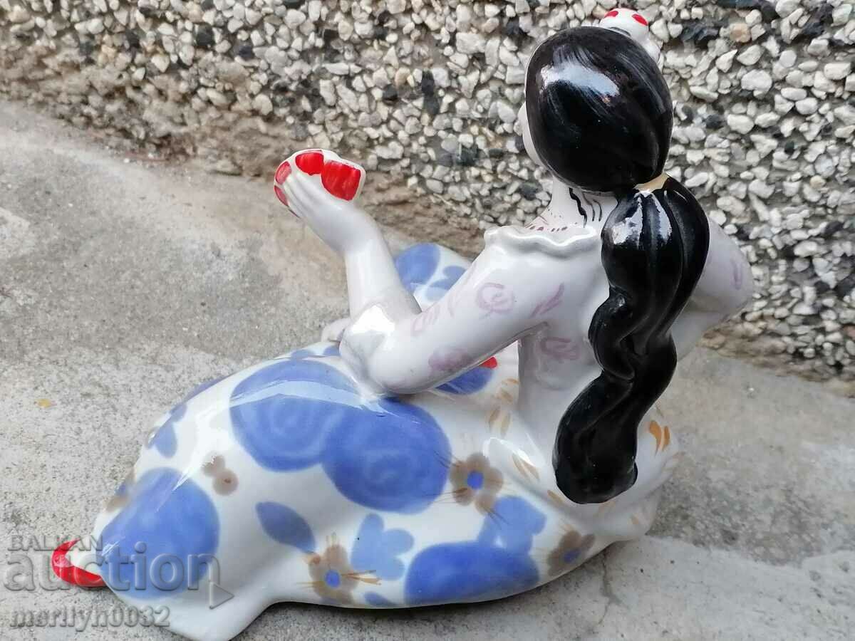 Porcelain figure 18 cm plastic statuette porcelain USSR - 7 Porcelain figure 18 cm plastic statuette porcelain USSR - 7