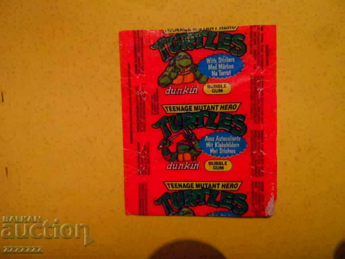 A pack of TURTLES bubblegum