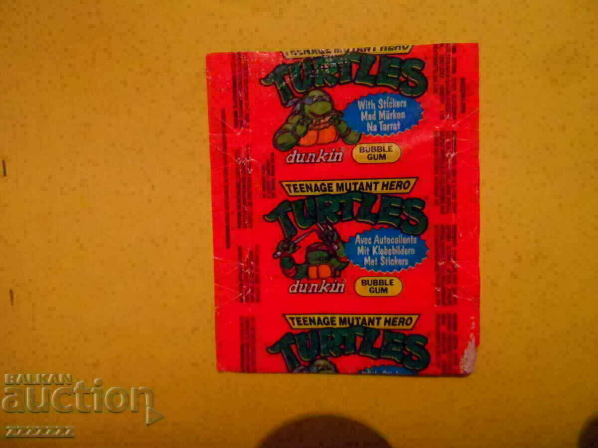 A pack of TURTLES bubblegum A pack of TURTLES bubblegum