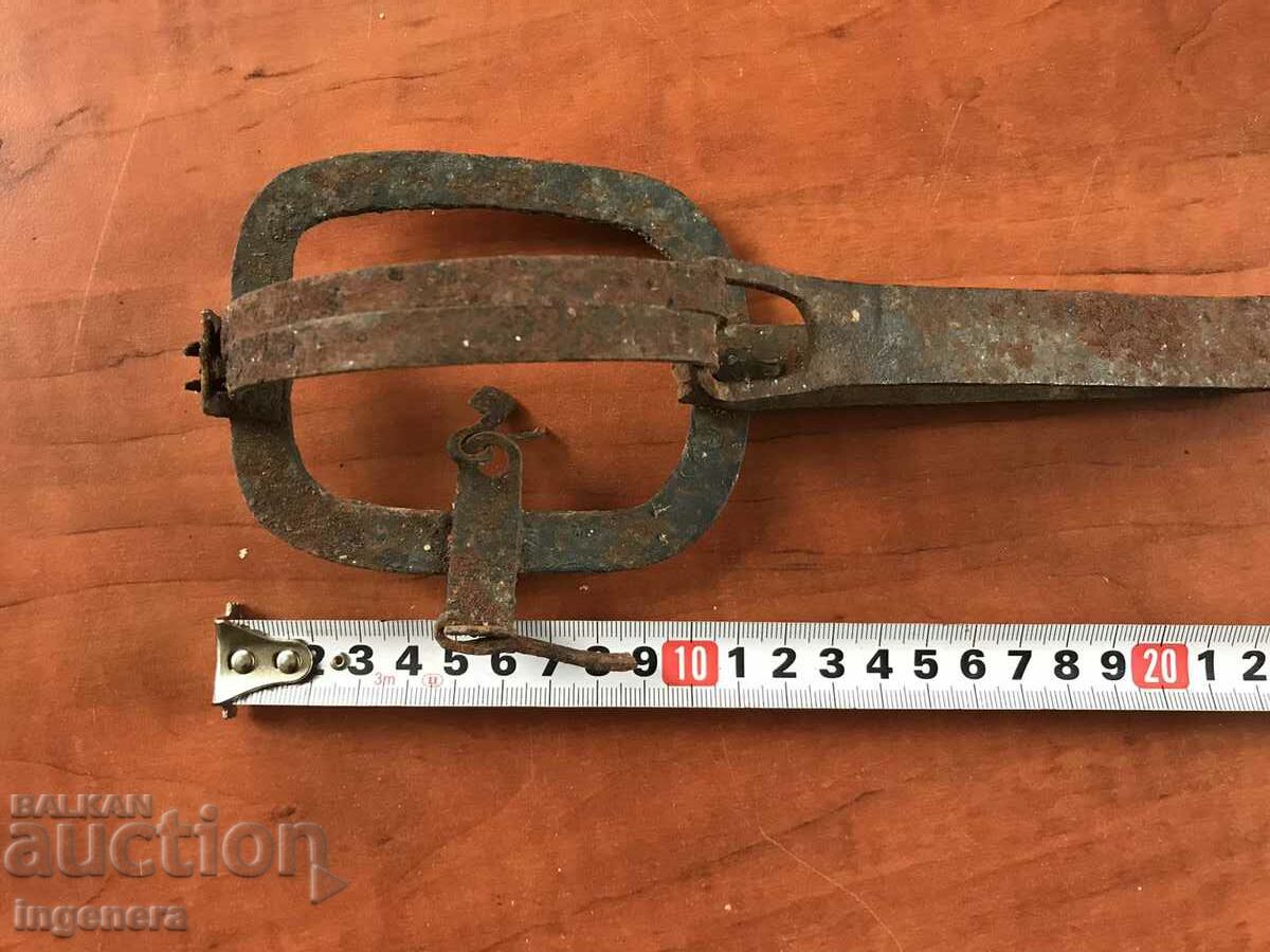 CAPCANĂ BLOC DE FIER FORJAT PENTRU RĂZĂTOARE MEDII ȘI MICI cu preț 25.00 BGN | € 12.78