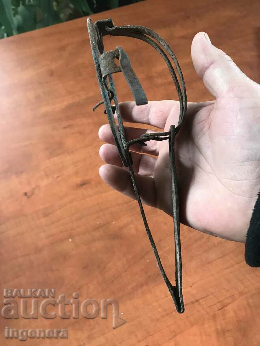 Livrarea CAPCANĂ BLOC DE FIER FORJAT PENTRU RĂZĂTOARE MEDII ȘI MICI