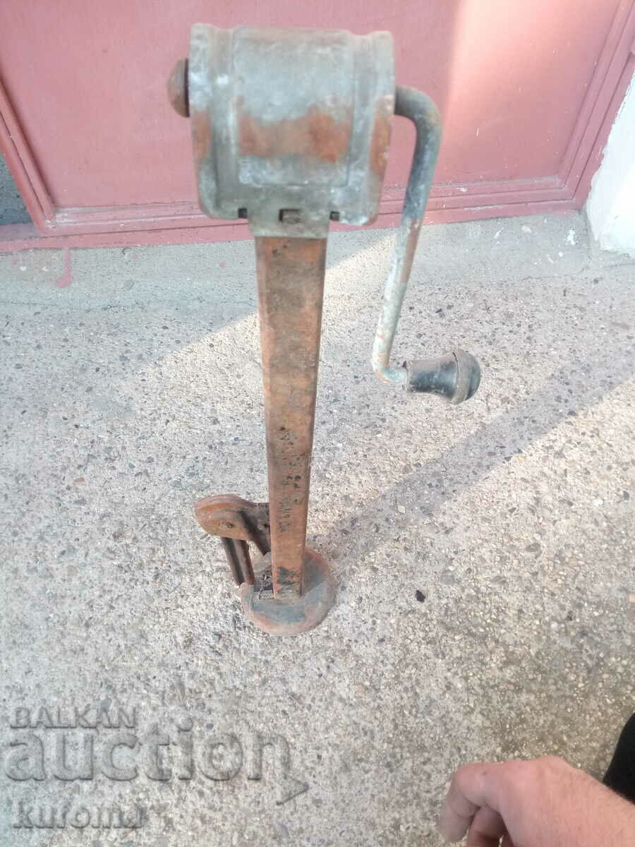 Auction A cry for Lada Auction A cry for Lada