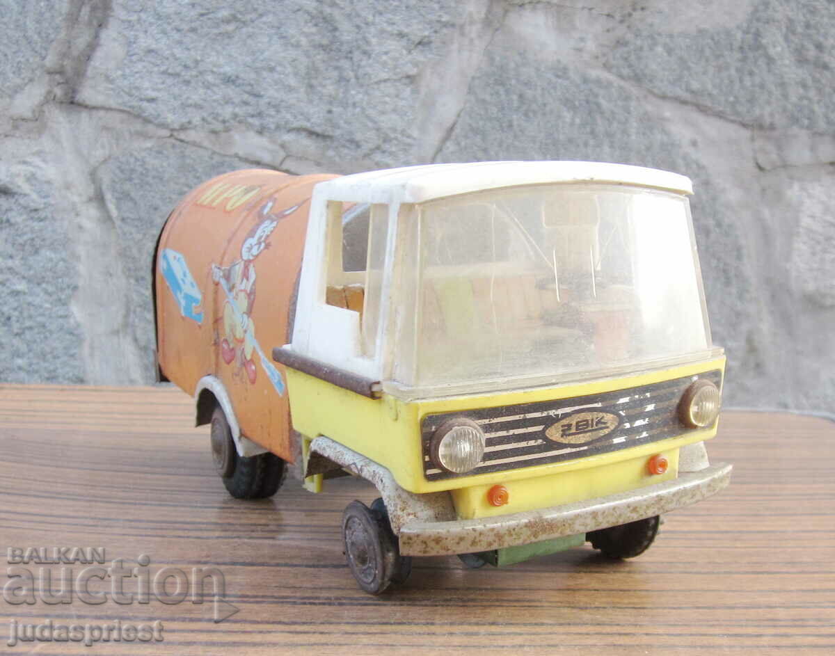 Delivery of old metal tin toy garbage truck Delivery of old metal tin toy garbage truck
