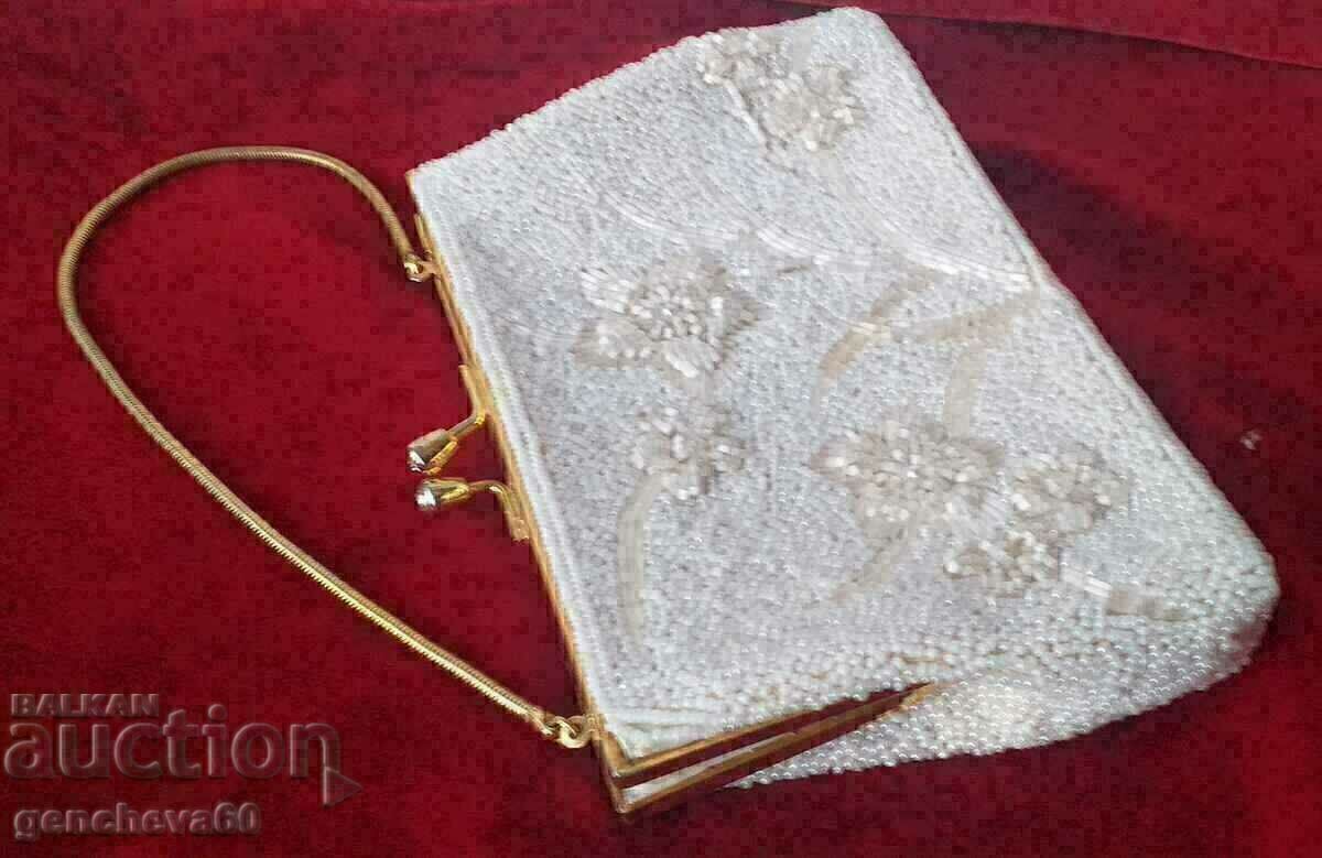Delivery of VINTAGE formal bag with white beads Delivery of VINTAGE formal bag with white beads