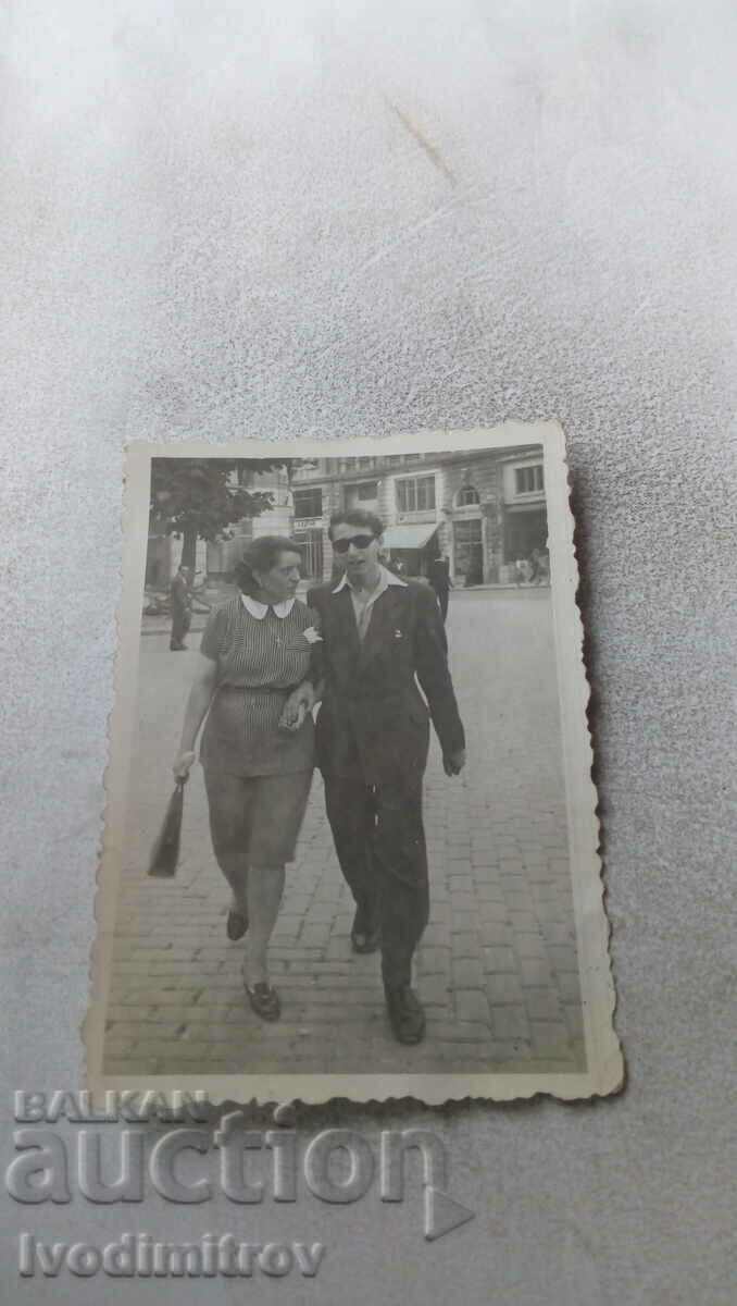 Photo Sofia Man and woman on a walk