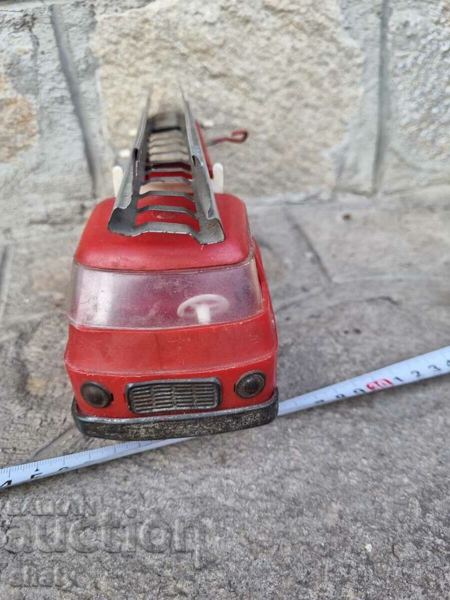 Стара ламаринена играчка с цена 50.00 лв. | € 25.56 Стара ламаринена играчка с цена 50.00 лв. | € 25.56