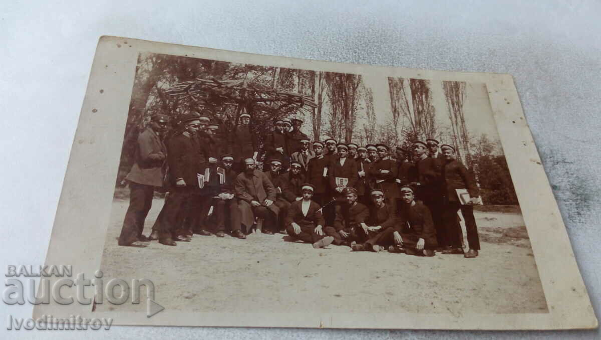 Foto Elevii în parc 1913