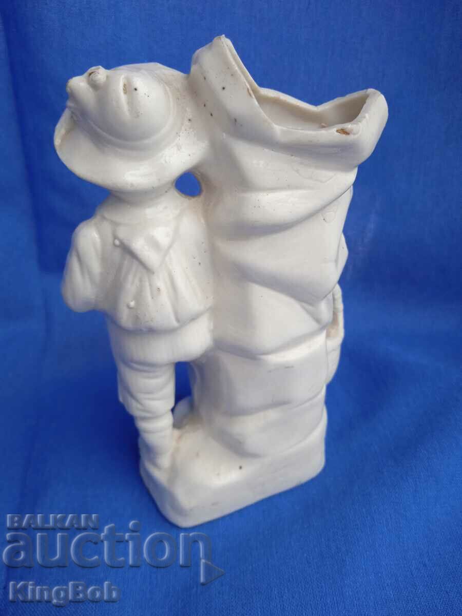 Licitație FIGURA DE PORCELAN DE EPOCA "TINERET CU COS" Licitație FIGURA DE PORCELAN DE EPOCA "TINERET CU COS"