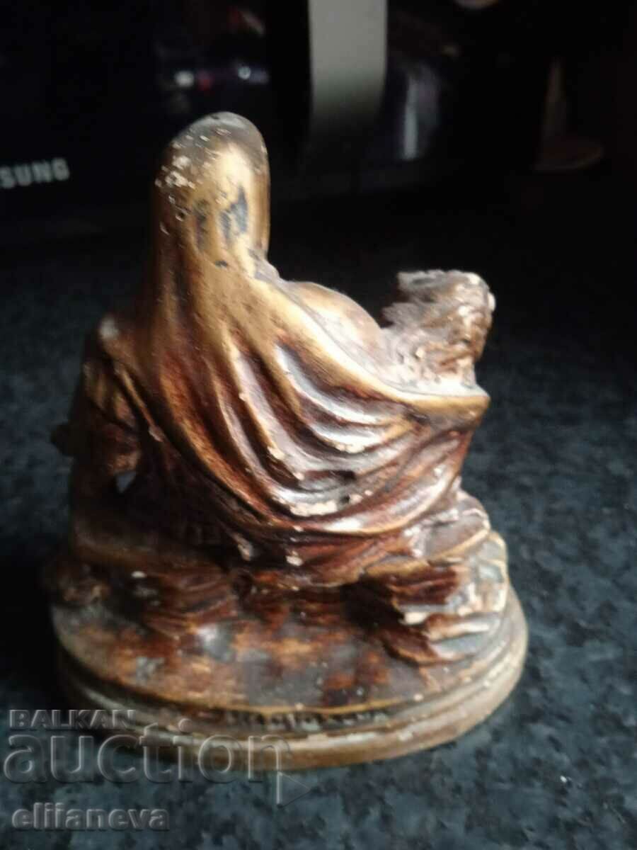 Auction  Plaster Statuette