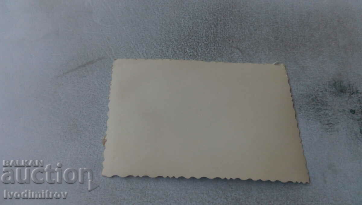 Φωτογραφία Δύο ποδοσφαιρικές ομάδες στο γήπεδο με τιμή 2.35 BGN | € 1.20 Φωτογραφία Δύο ποδοσφαιρικές ομάδες στο γήπεδο με τιμή 2.35 BGN | € 1.20