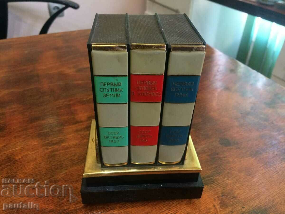 Auction TABAKERA KOSMOS SPUTNIK USSR - MUSICAL Auction TABAKERA KOSMOS SPUTNIK USSR - MUSICAL