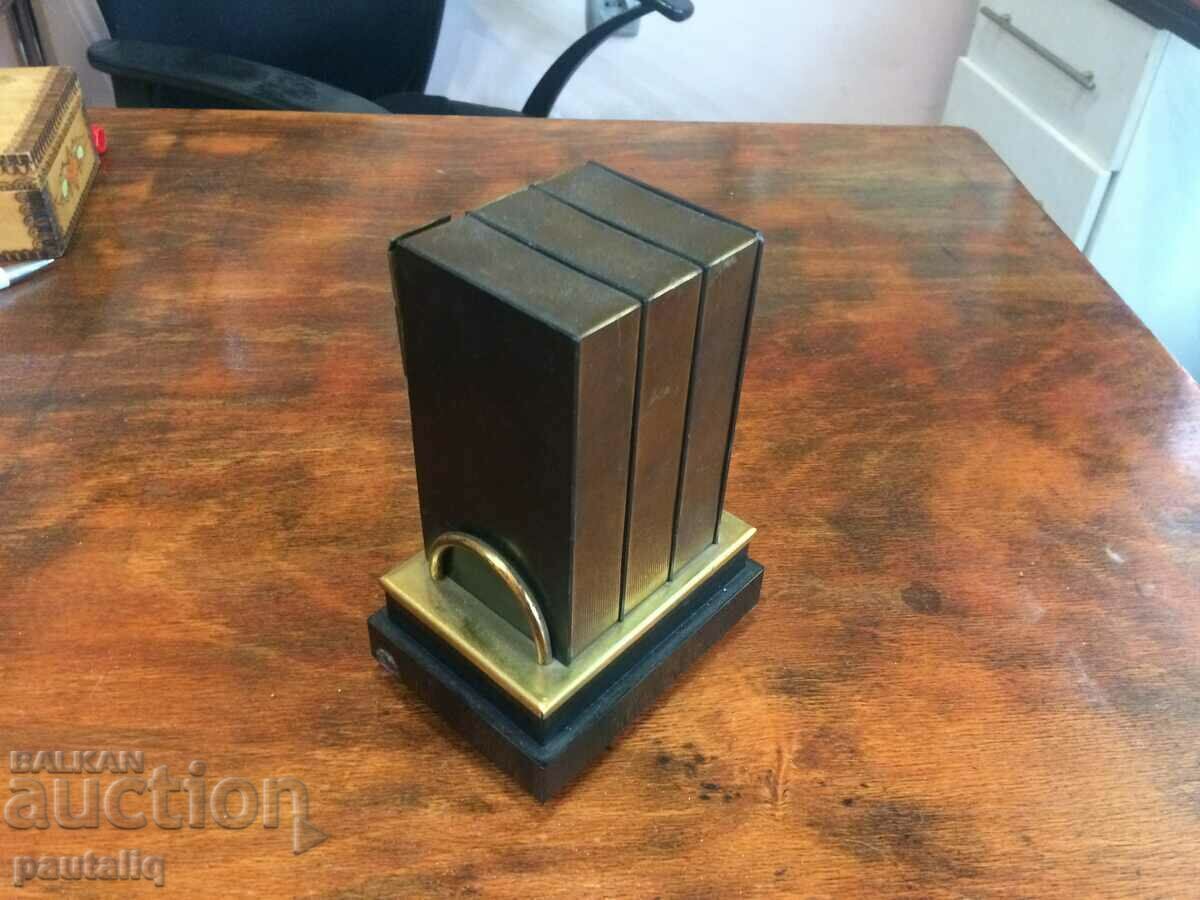 Delivery of TABAKERA KOSMOS SPUTNIK USSR - MUSICAL Delivery of TABAKERA KOSMOS SPUTNIK USSR - MUSICAL