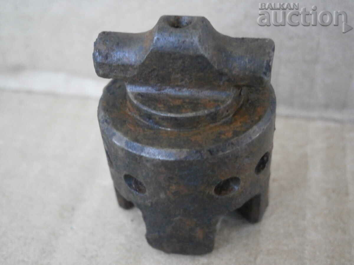 Part detail of the bipod of a WW2 WWII Bren machine gun with price 31.00 BGN | € 15.85 Part detail of the bipod of a WW2 WWII Bren machine gun with price 31.00 BGN | € 15.85