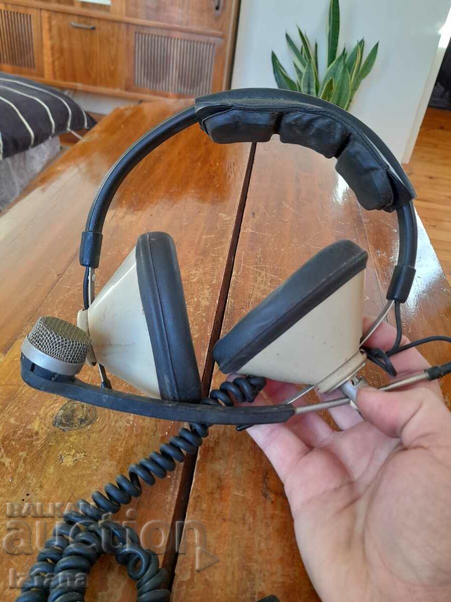 Стари слушалки A&S с цена € 20.45 | 40.00 лв. Стари слушалки A&S с цена € 20.45 | 40.00 лв.