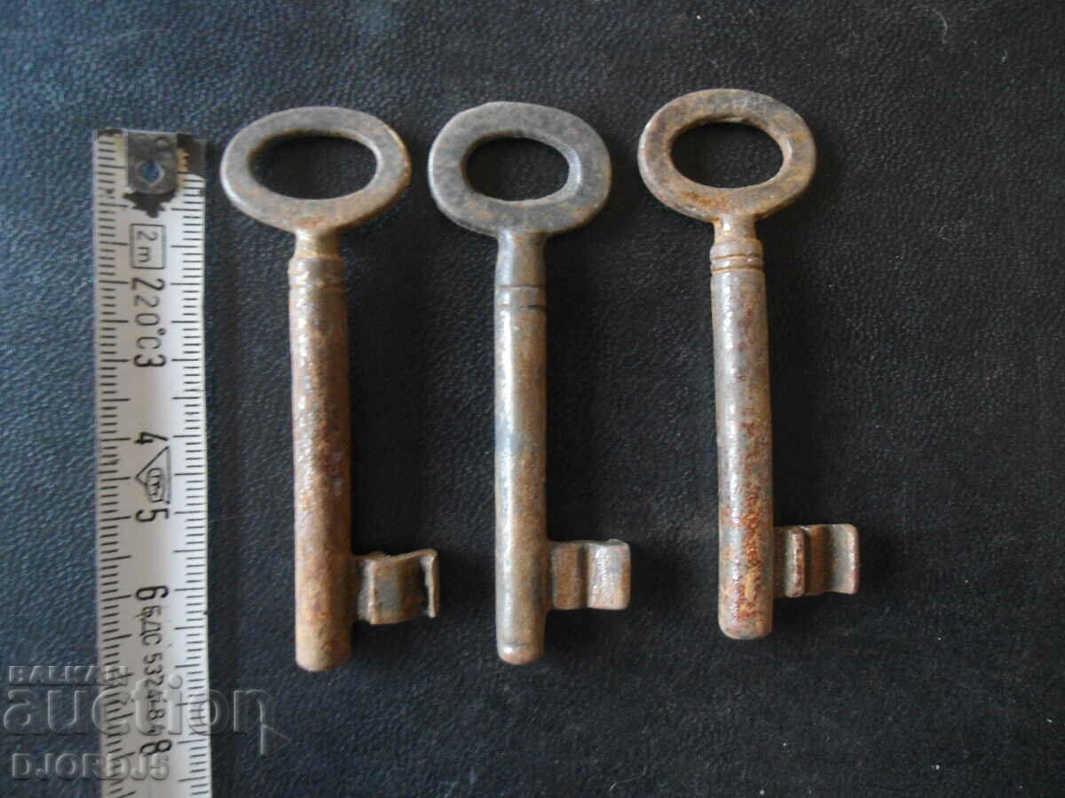 Δημοπρασία Παλιά κλειδιά, 3 τεμάχια Δημοπρασία Παλιά κλειδιά, 3 τεμάχια