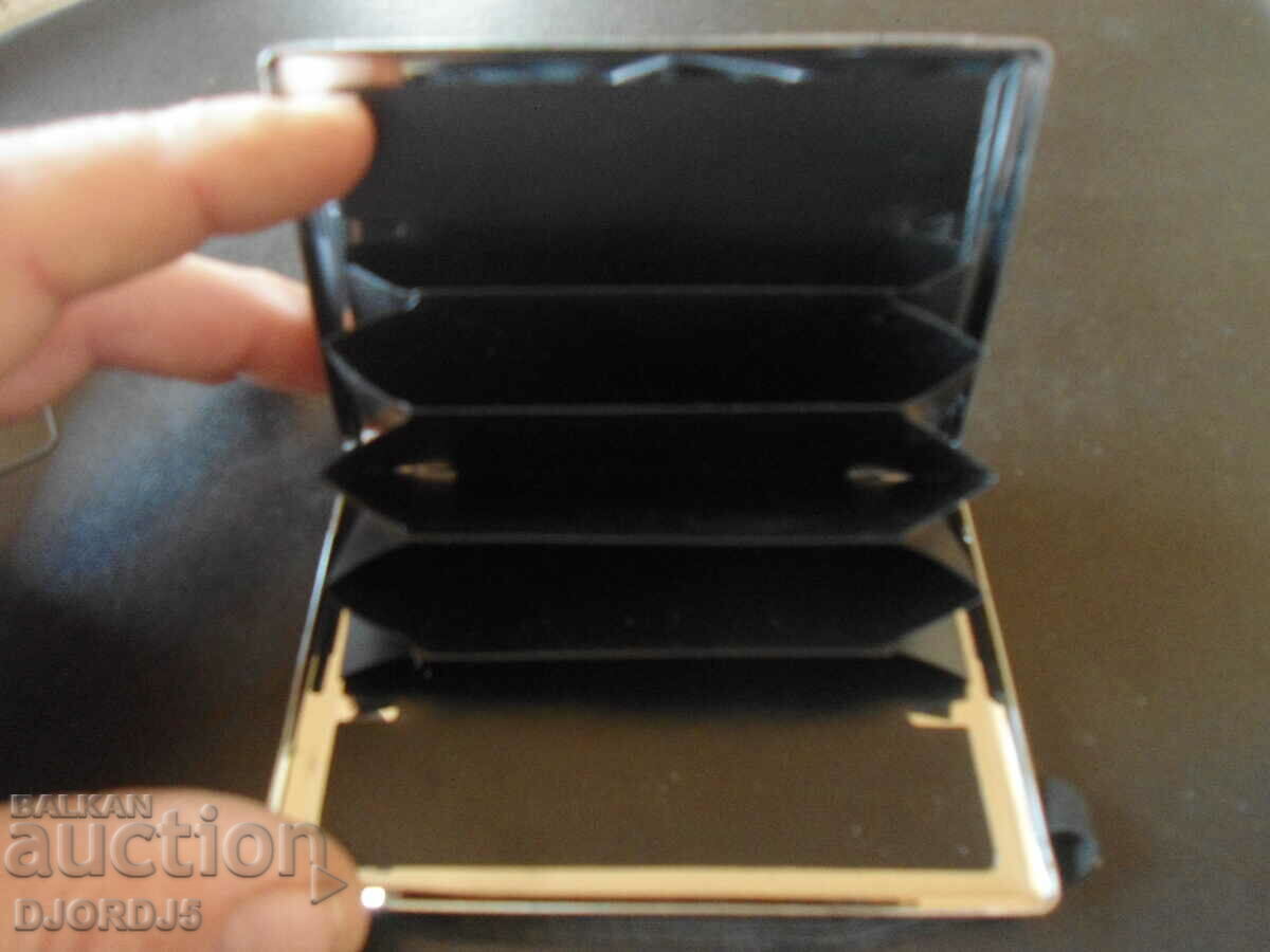 Auction An old box Auction An old box