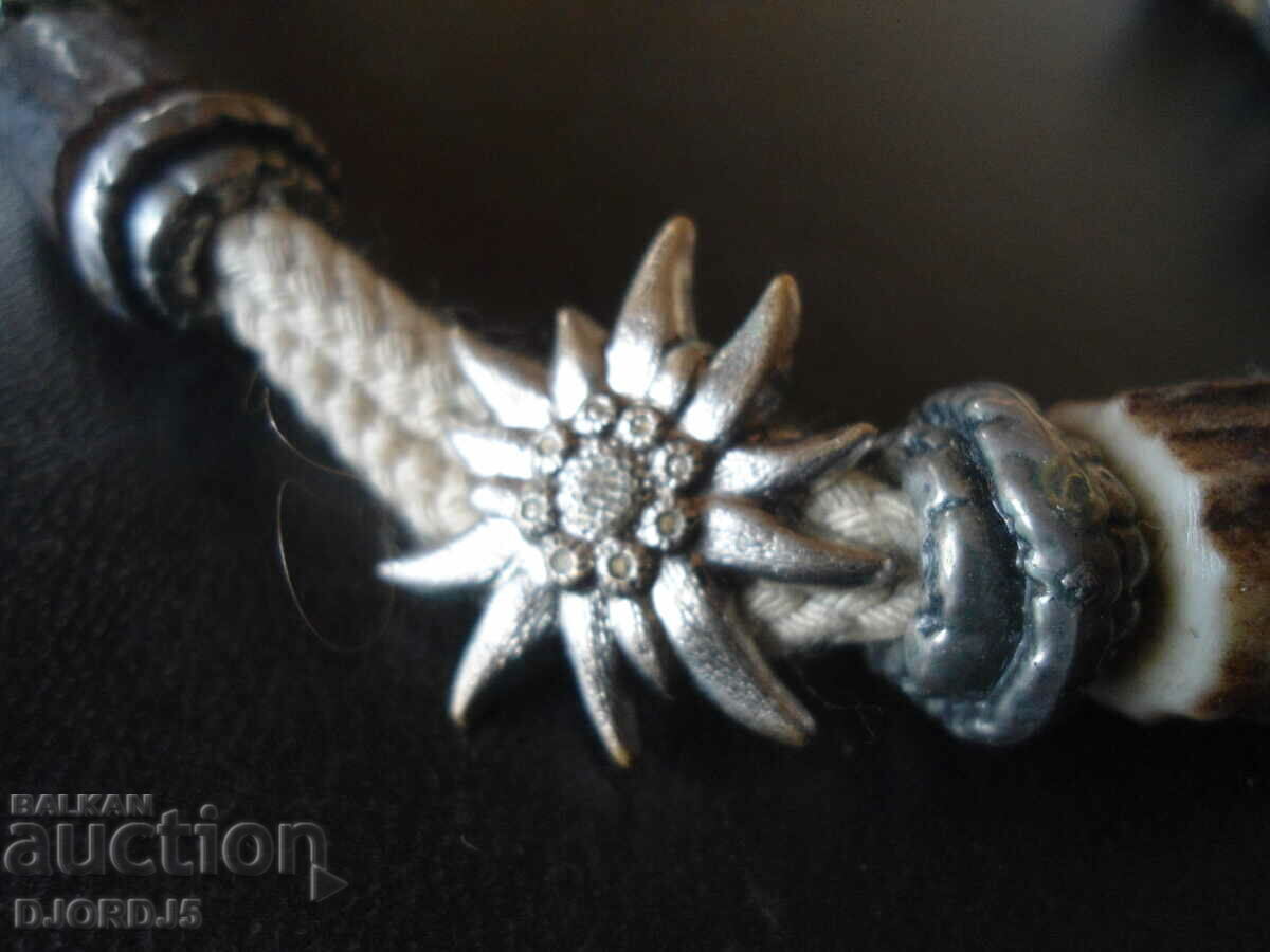 Auction Old necklace Auction Old necklace