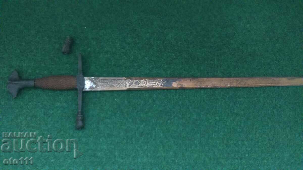OLD DECORATIVE SWORD, SWORD - 5 OLD DECORATIVE SWORD, SWORD - 5